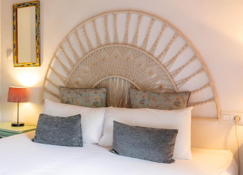 Double Room with Shared Bathroom image 4