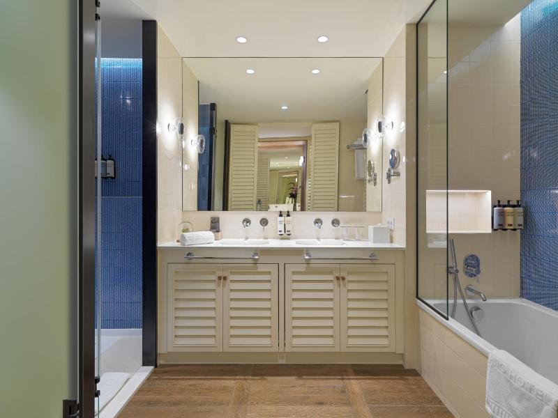 Junior Suite Mare (2 Adults) image 1