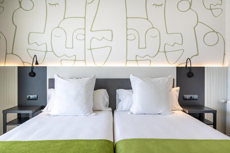 Premium Double or Twin Room image 4