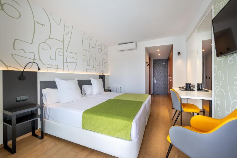 Premium Double or Twin Room image 1