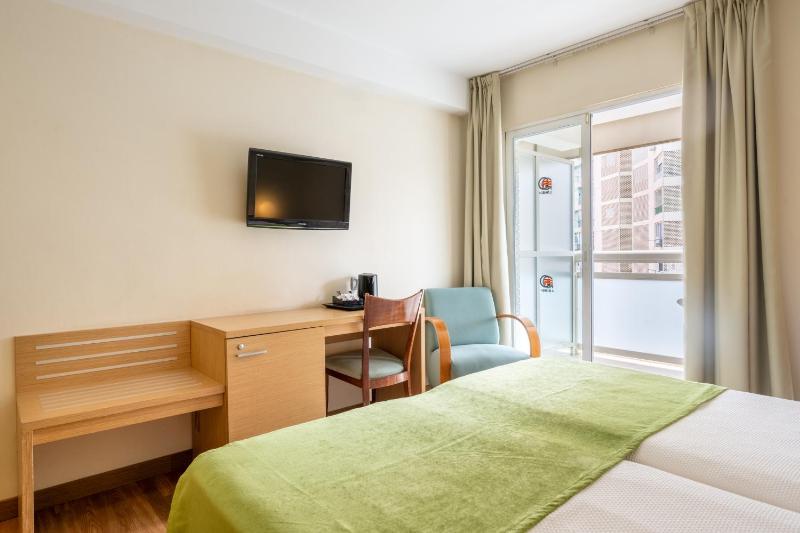 Classic Double Room image 4