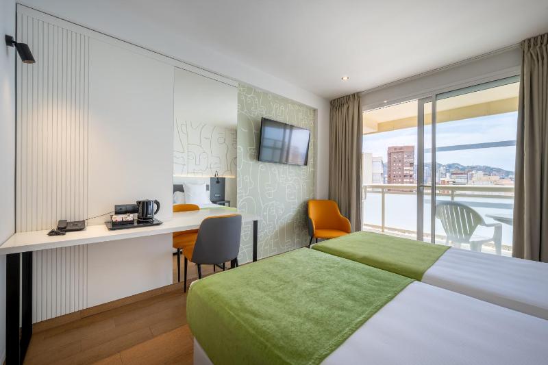 Premium Double or Twin Room image 3