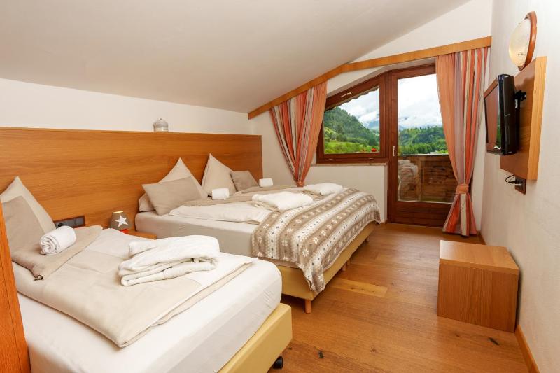 Family Room image 1