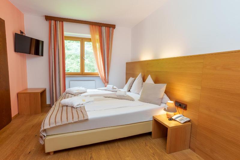  Economy Double or Twin Room image 1