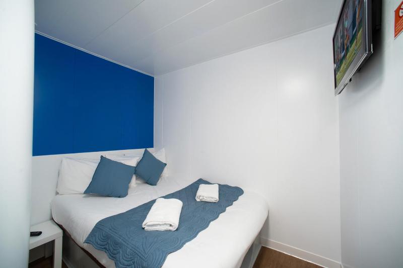 Standard Double Room - No Window image 1