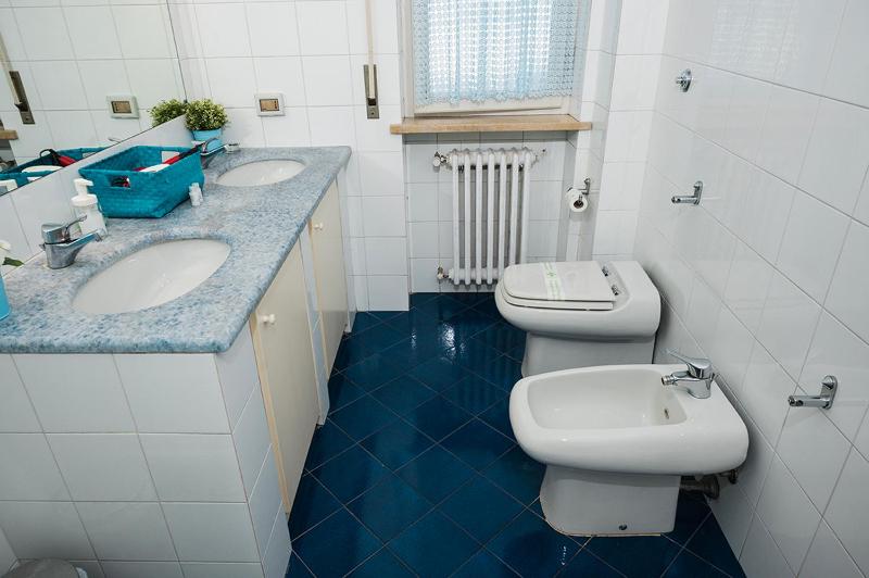 Double Room with Private External Bathroom image 4