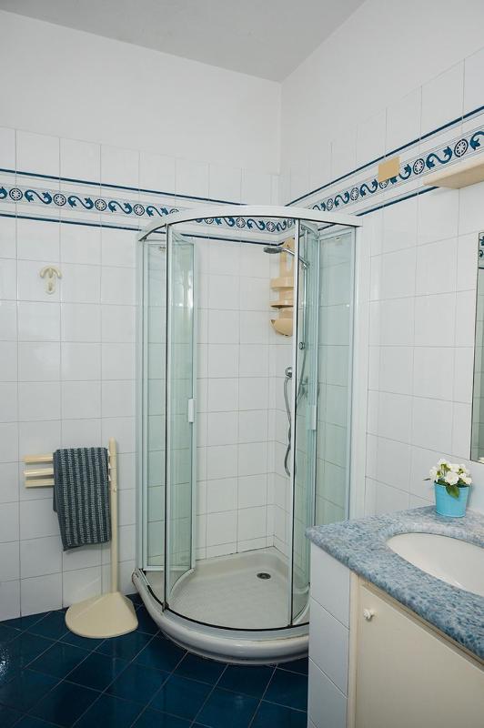 Double Room with Private External Bathroom image 3