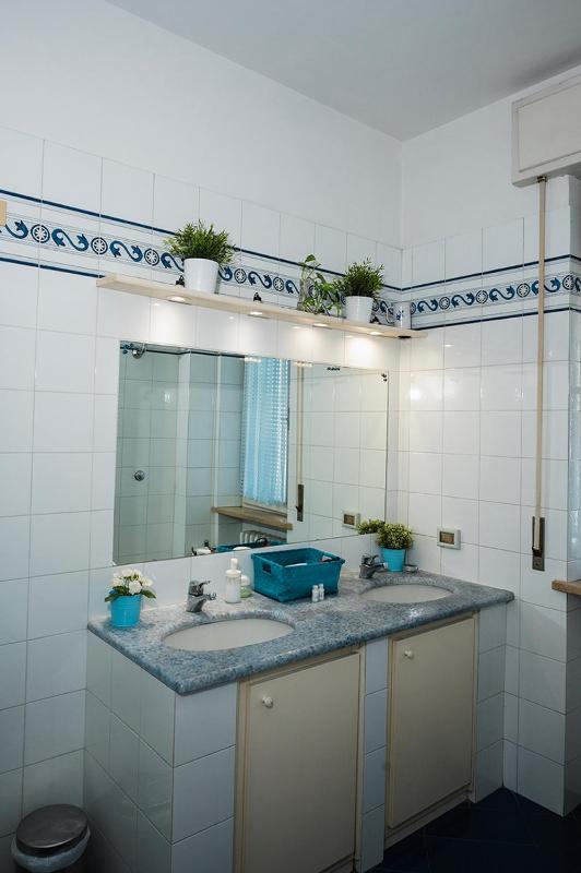 Double Room with Private External Bathroom image 2