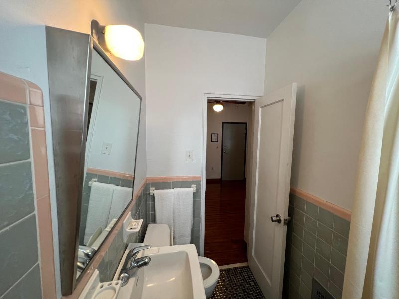 Sherbrooke All Suites Hotel - image 9