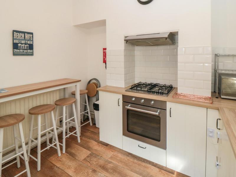 22 St Marys Walk - image 12
