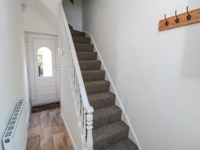 22 St Marys Walk - image 16