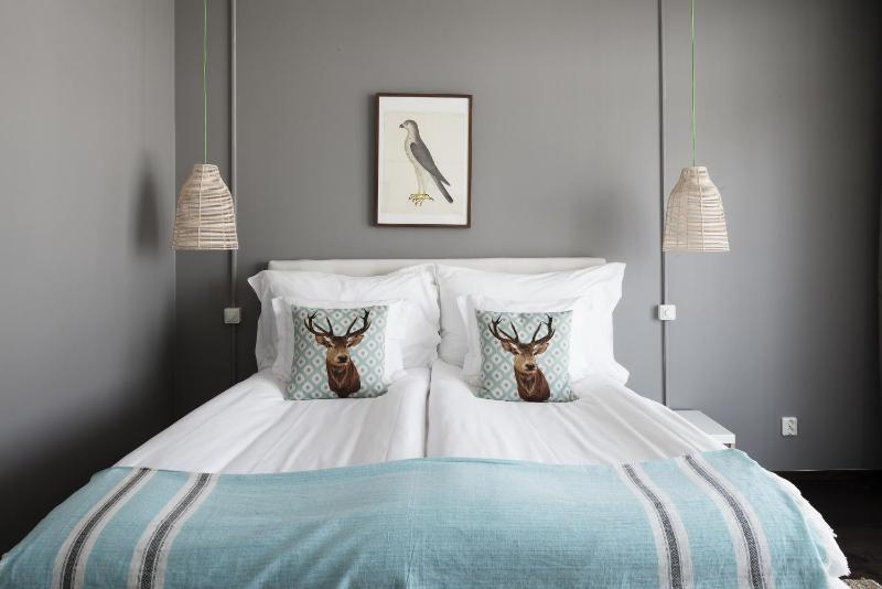 Superior Room with Queen Bed, Balcony and Sea View image 3