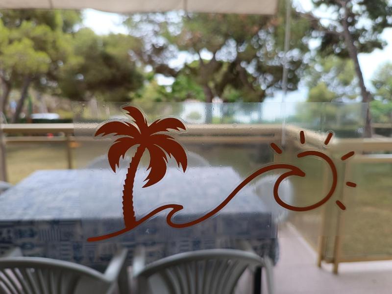 Beach & Flowers Free Parking - image 18