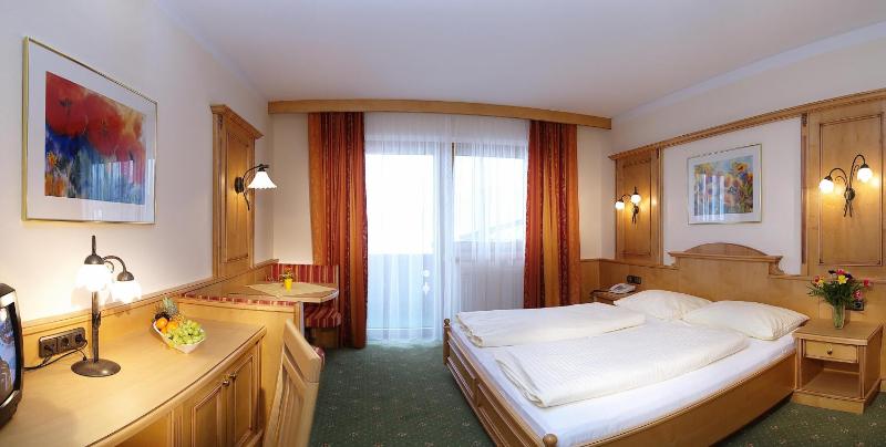Comfort Double Room with Balcony image 2