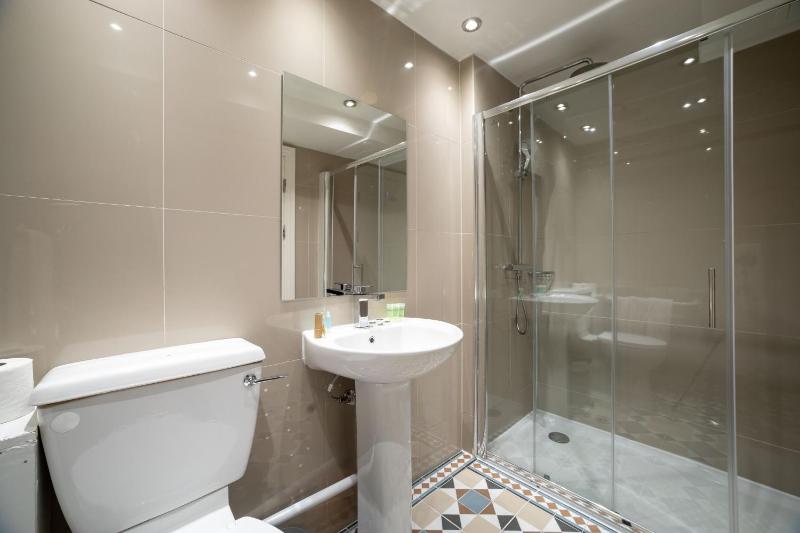 Triple Room image 3