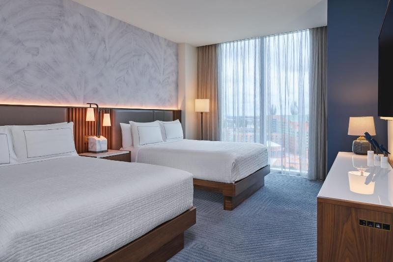 Signature, Suite, 2 Queen, Sofa bed (Includes Early Entry To Disney Theme Parks) image 3