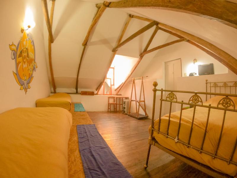 Anata Hostal - image 6