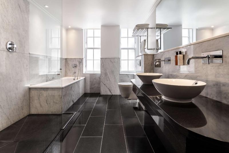 Collection Deluxe Room image 3