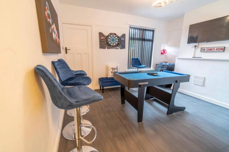 Entire home in Nottingham - image 23