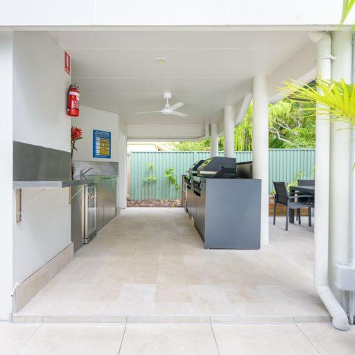 Unit 18 @ Marina Terraces Port Douglas - image 2