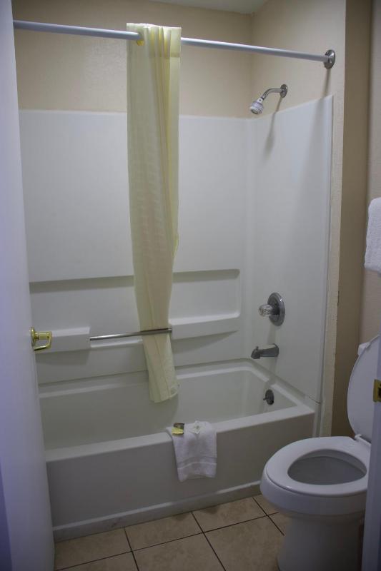 King Room - Non-Smoking image 4