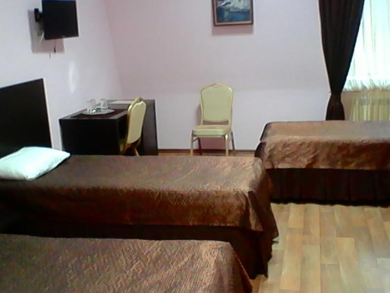 Comfort Triple Room image 3
