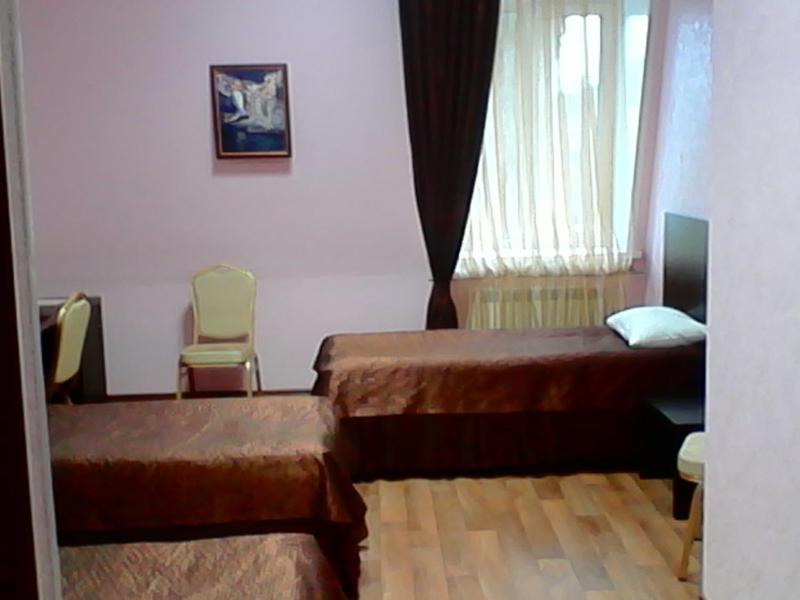 Comfort Triple Room image 2