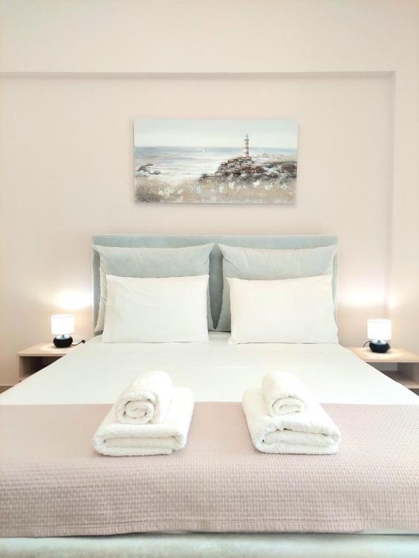 Elizabeth Apartments Himare Images