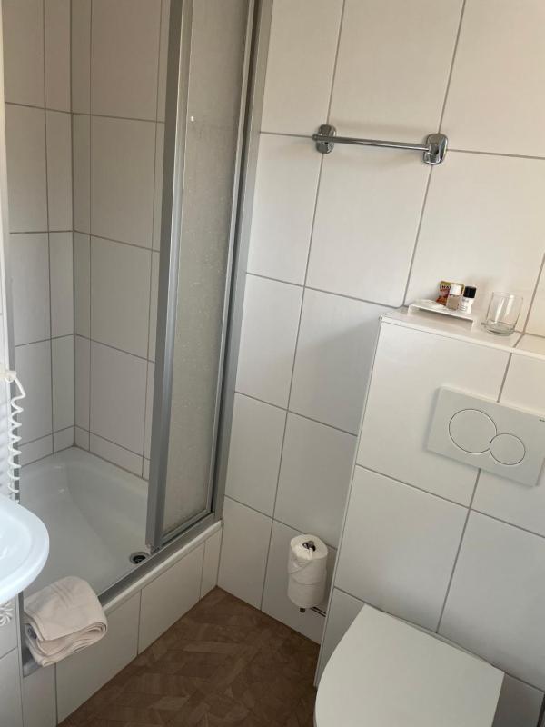 Single Room image 3