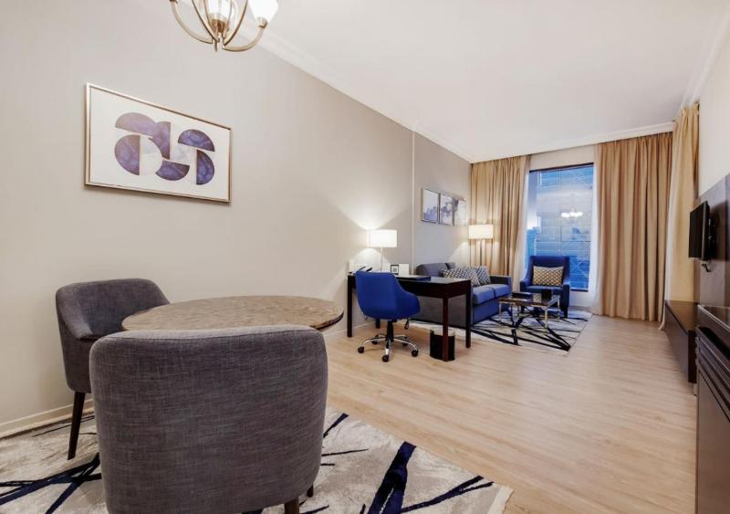 One-Bedroom Apartment with City View with Free Shuttle Beach & Mall Transfer image 4