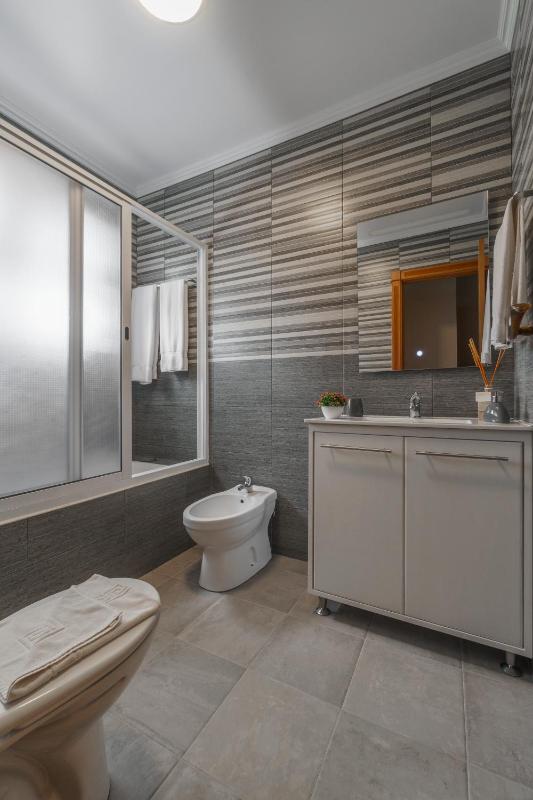 Triple Room with Private Bathroom image 1