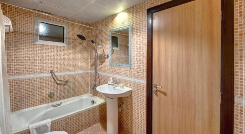 Two-Bedroom Suite image 4