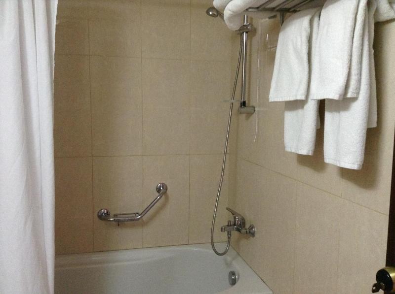 Quadruple Room - Split Level image 2