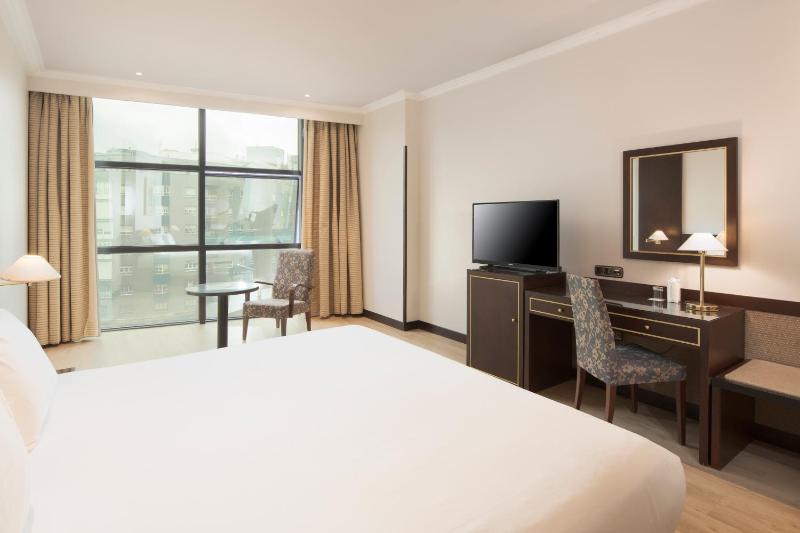 Standard Double or Twin Room image 1