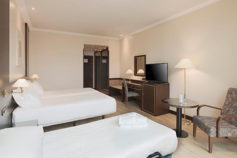 Standard Double or Twin Room (3 Adults) image 4