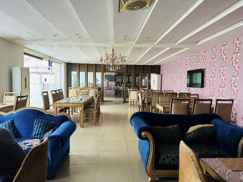 Grand Regent Hotel and Suites - image 8