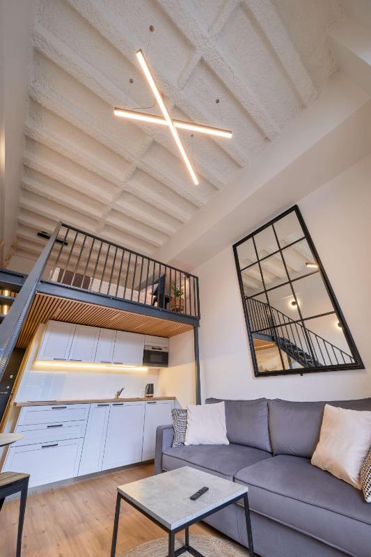 Queen Barbora Central Lofts - image 19