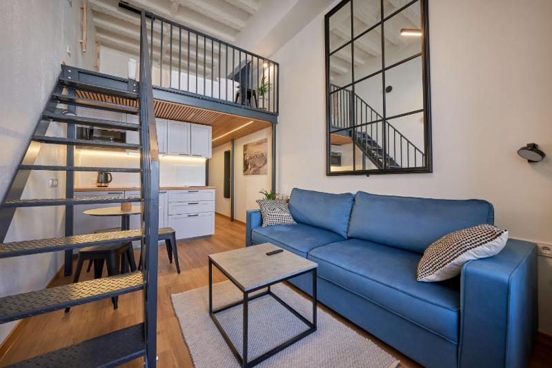 Queen Barbora Central Lofts - image 17