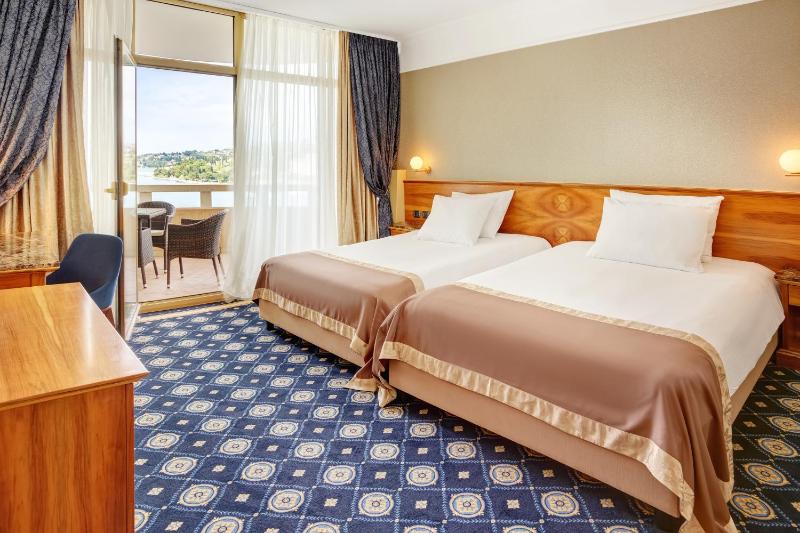 Executive Suite image 4