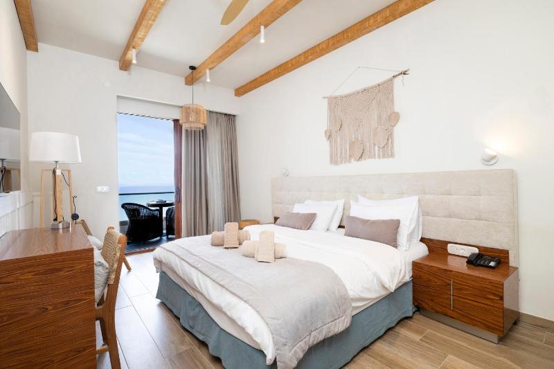 Deluxe Suite image 4