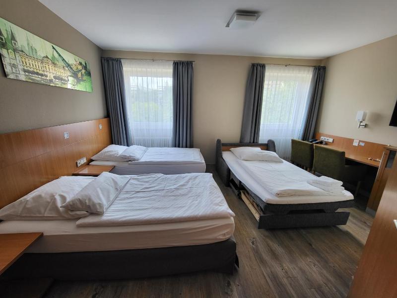 Triple Room image 3