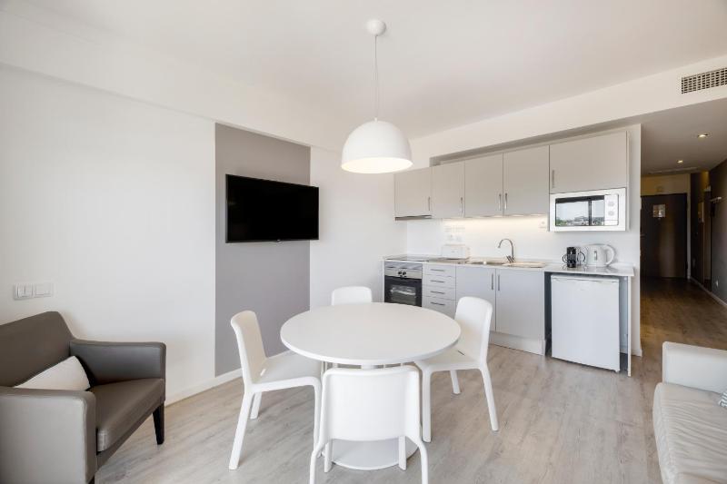 Premium One-Bedroom Apartment image 3