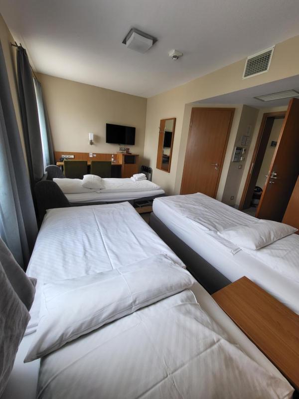 Triple Room image 4