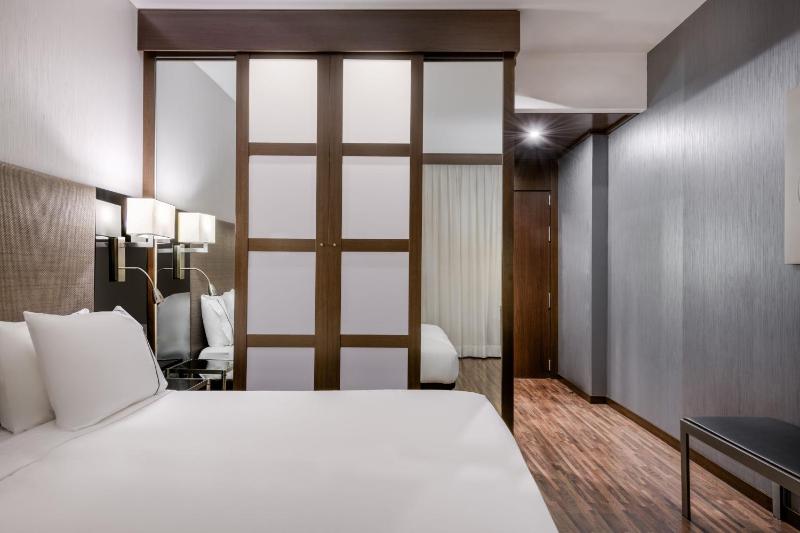 Standard Free Wifi, Guest room, 1 King image 3