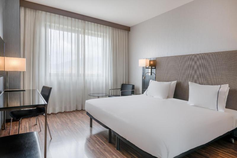 Standard Free Wifi, Guest room, 1 King image 1