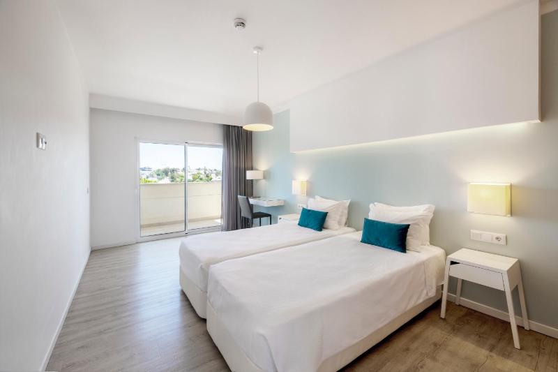 Premium Two-Bedroom Apartment image 3