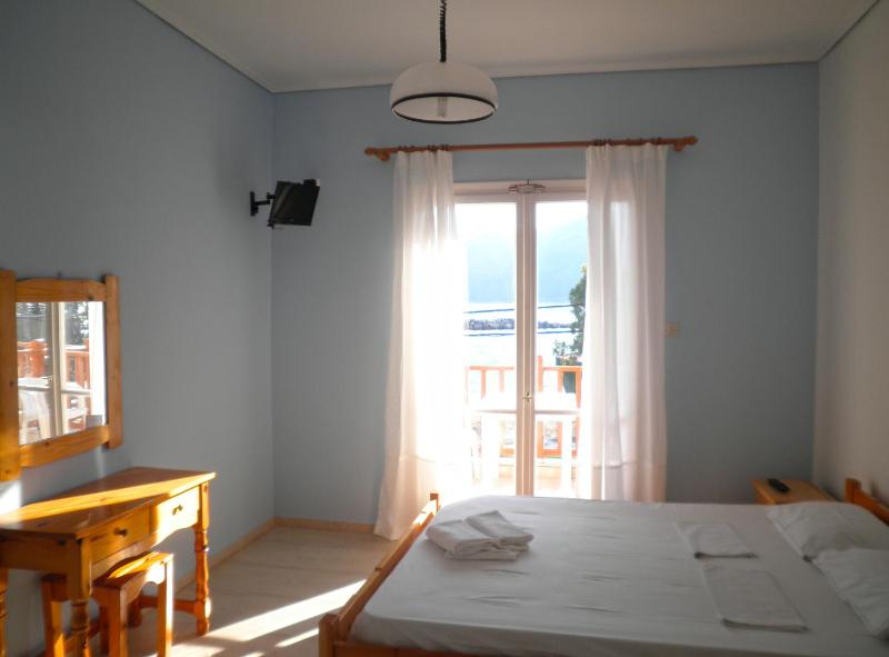 Studio with Sea View image 3