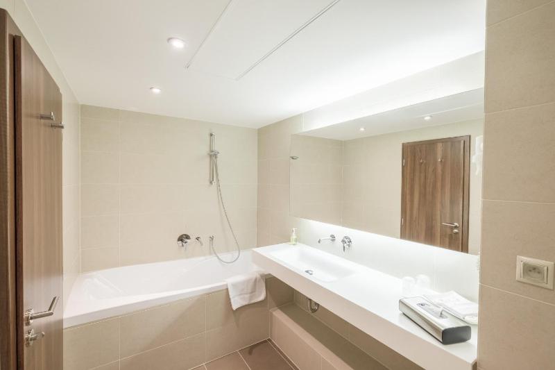 Superior Suite image 3