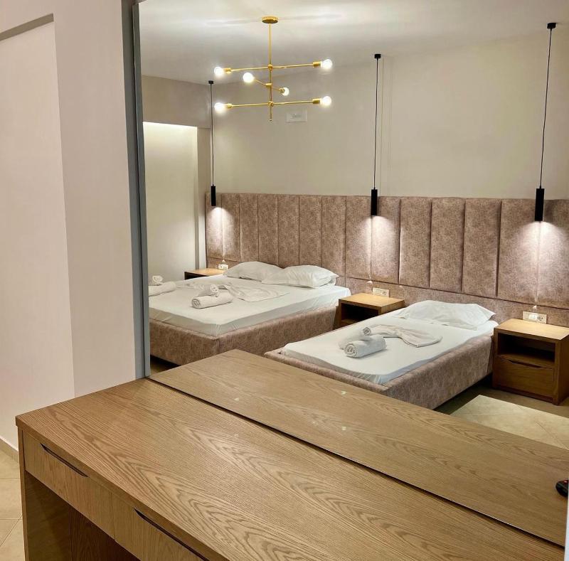 Deluxe Family Suite image 1