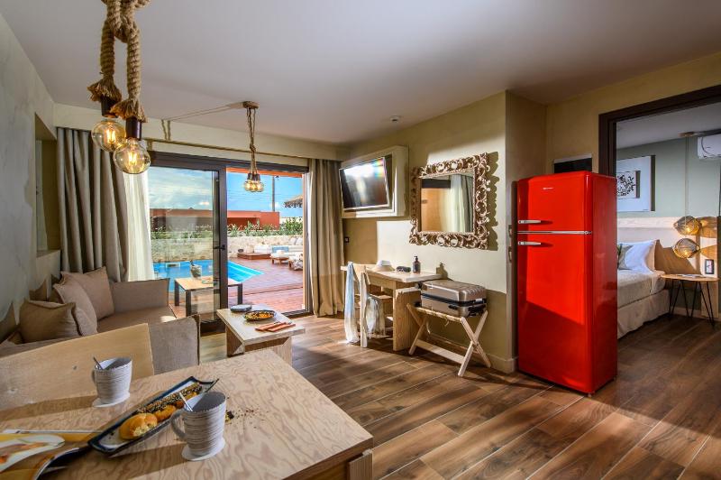 Platinum Two Bedroom Suite with Sea View & Private Pool image 1